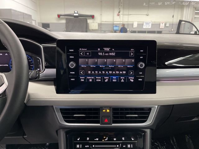 New 2026 Volkswagen Taos SEL image 21