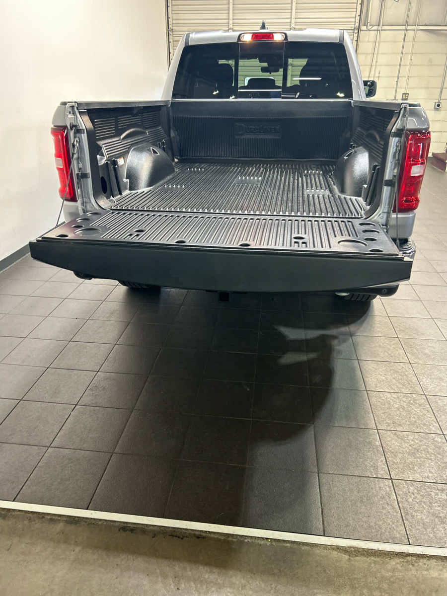 Used 2025 RAM 1500 Tradesman AWD/4WD image 11