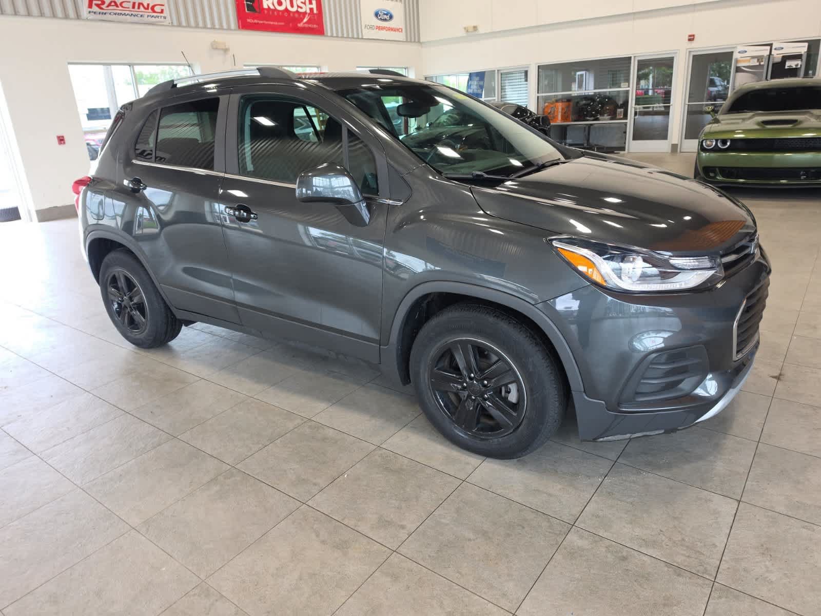 Used 2020 Chevrolet Trax LT w/ LT Convenience Package FWD image 4
