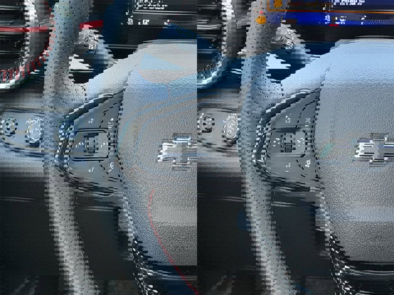 New 2026 Chevrolet Trax RS w/ Sunroof Package image 13