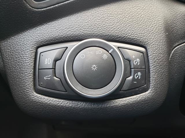 Used 2017 Ford Escape SE image 31