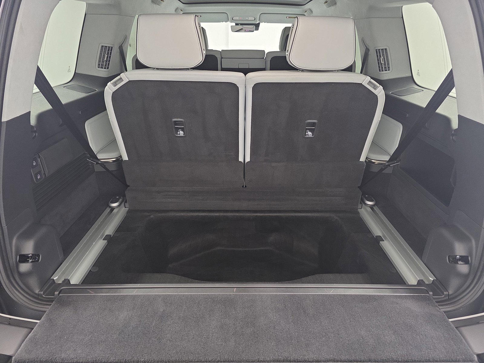 Used 2025 Rivian R1S Adventure AWD/4WD image 26