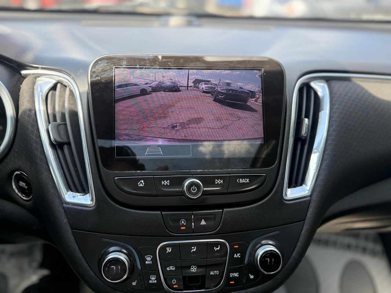 Used 2021 Chevrolet Malibu LT FWD image 15