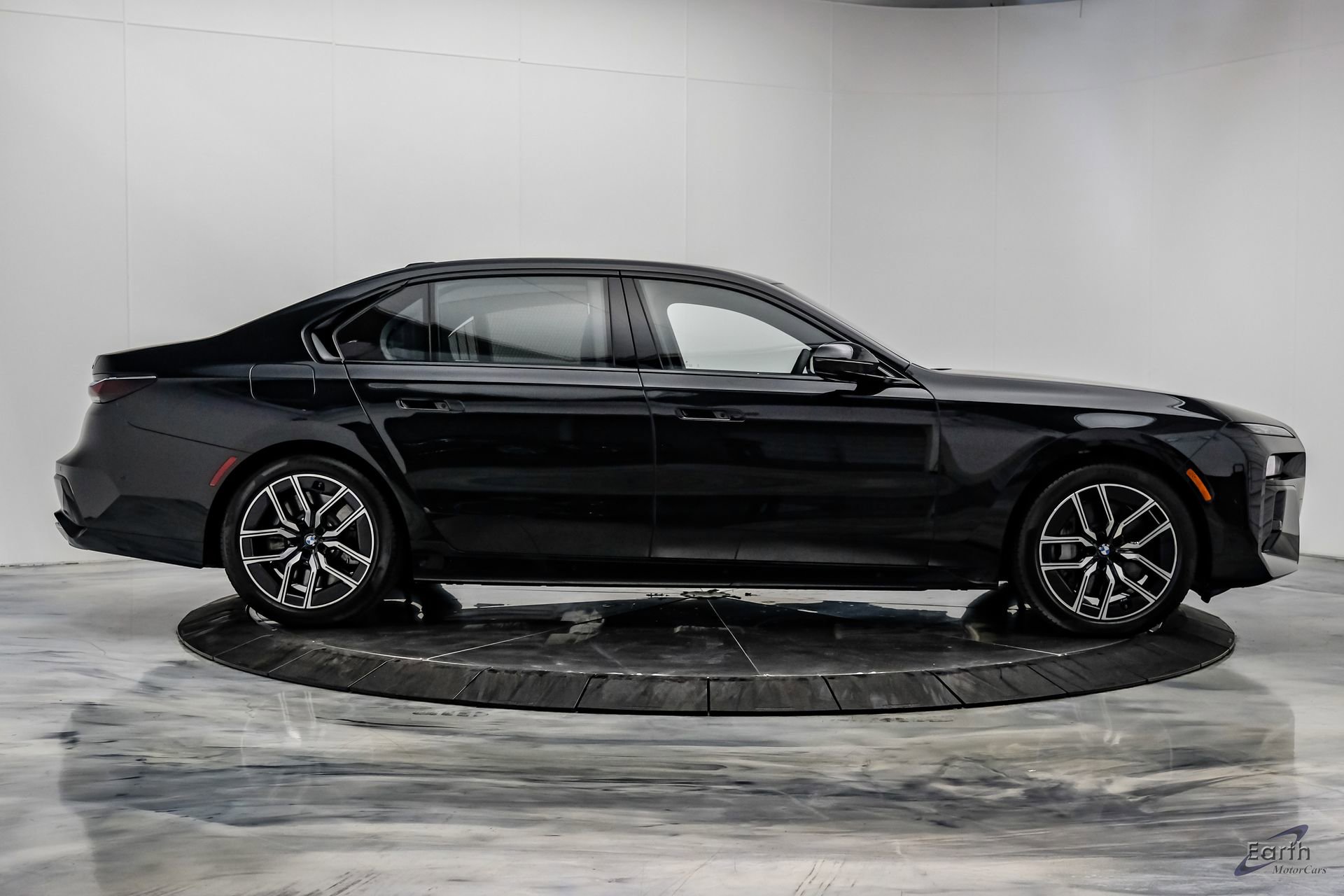 Used 2026 BMW 760i xDrive w/ Executive Package AWD/4WD image 20