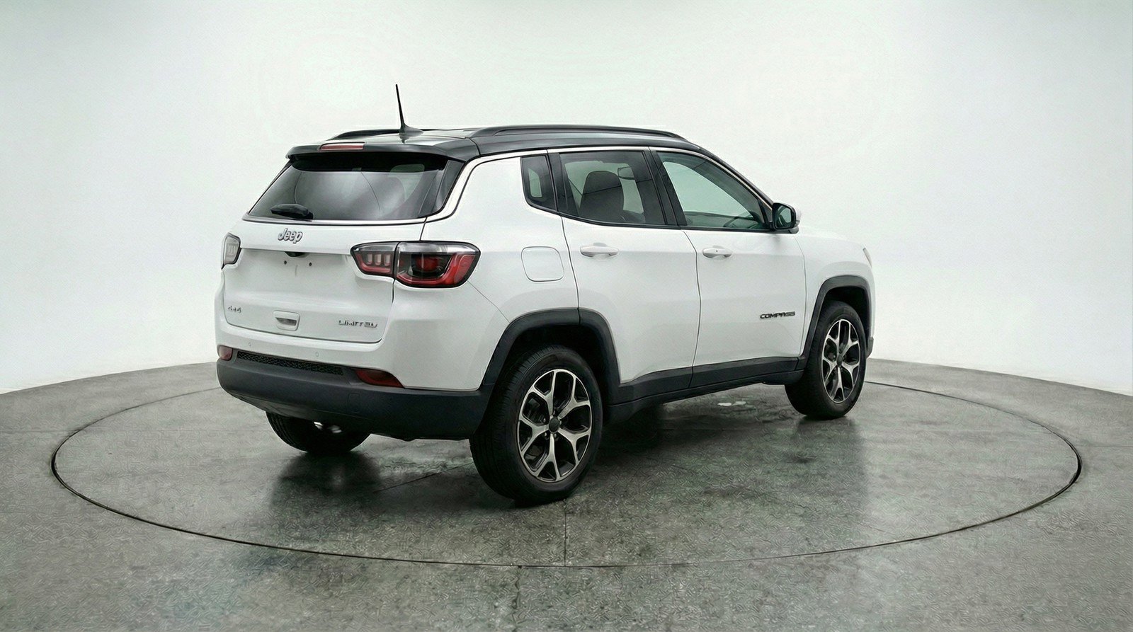 Used 2025 Jeep Compass Limited image 6