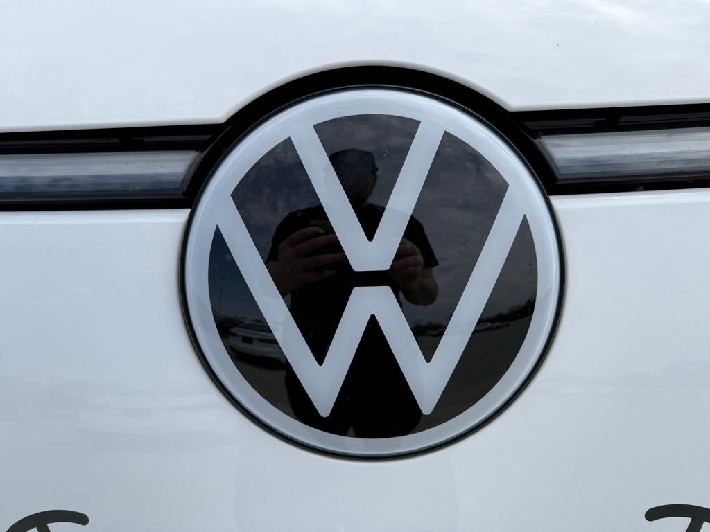 Used 2025 Volkswagen ID. Buzz 1st Edition AWD/4WD image 18