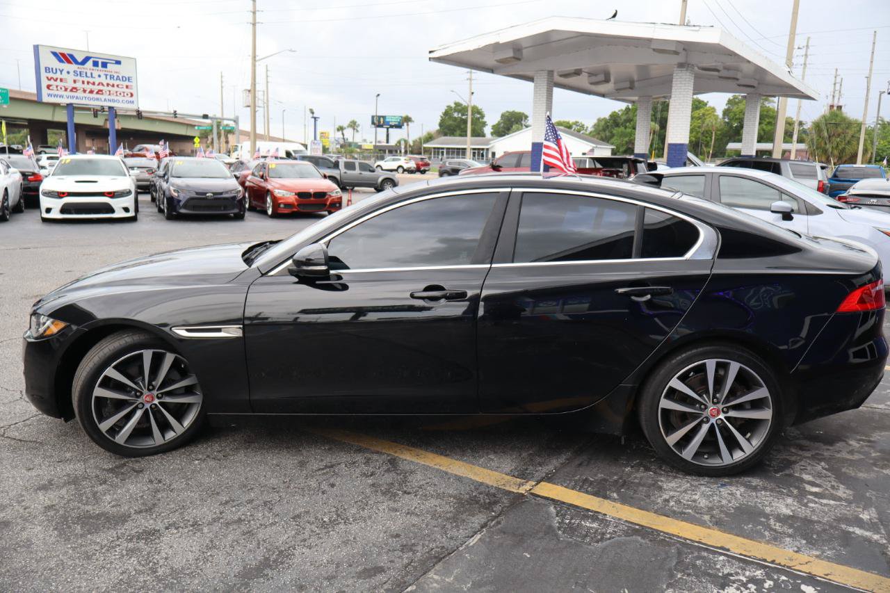 Used 2018 Jaguar XE Prestige RWD image 6