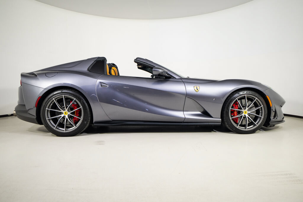 Used 2022 Ferrari 812 GTS RWD image 13