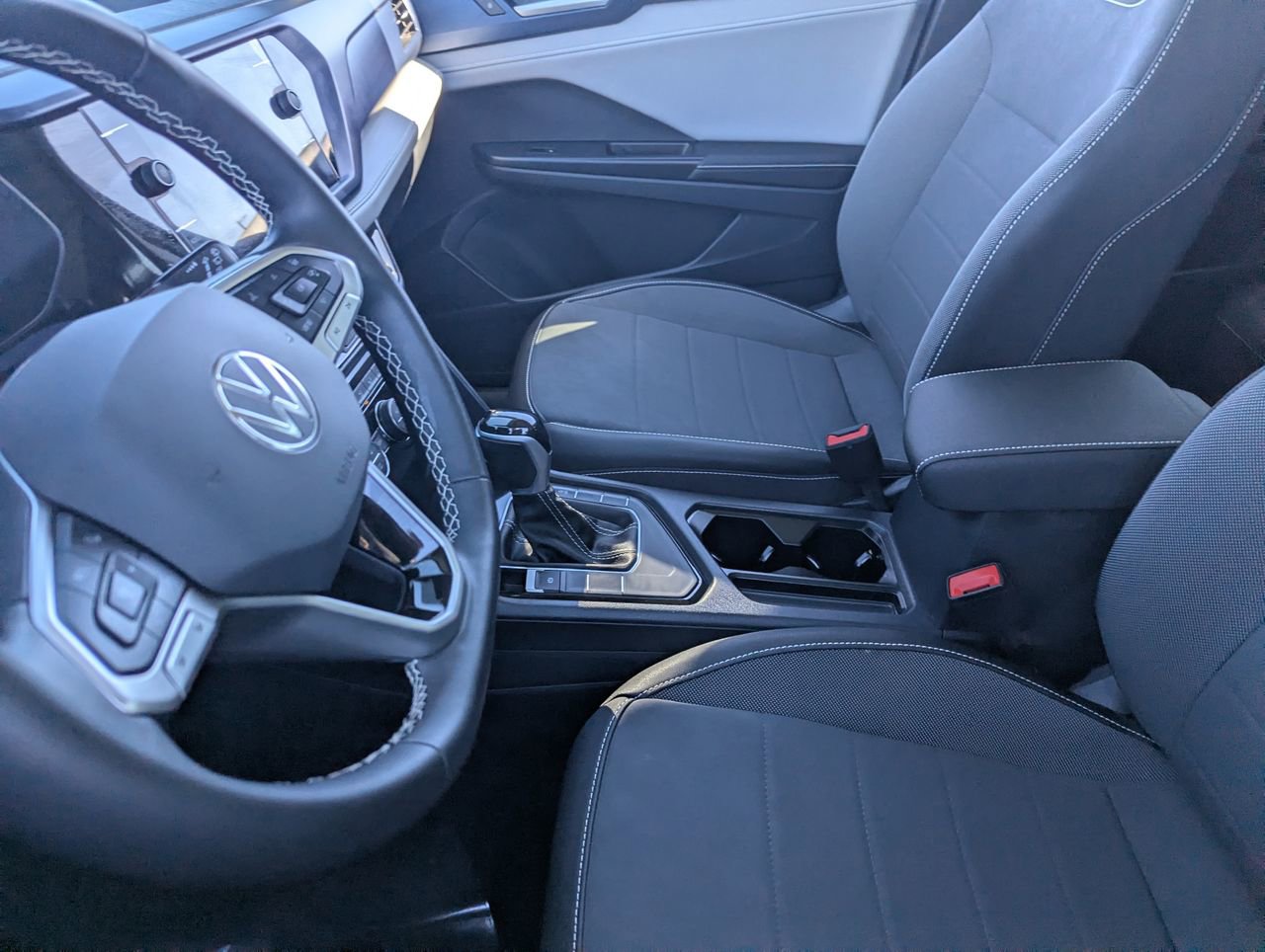 Used 2024 Volkswagen Taos SE w/ Panoramic Sunroof Package FWD image 19