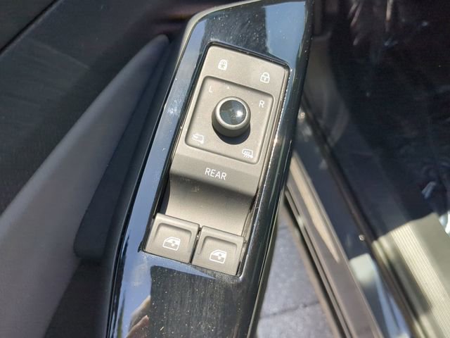 Certified 2023 Volkswagen ID.4 Pro S Plus RWD image 18