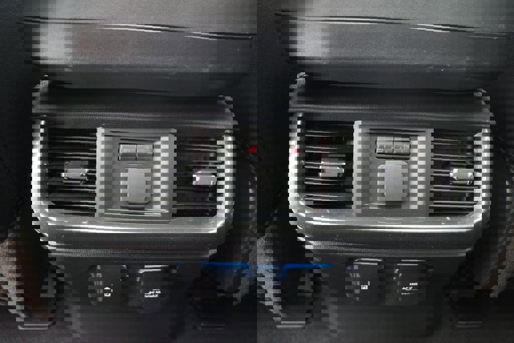 Used 2023 Ford F150 Lariat w/ Equipment Group 502A High image 14