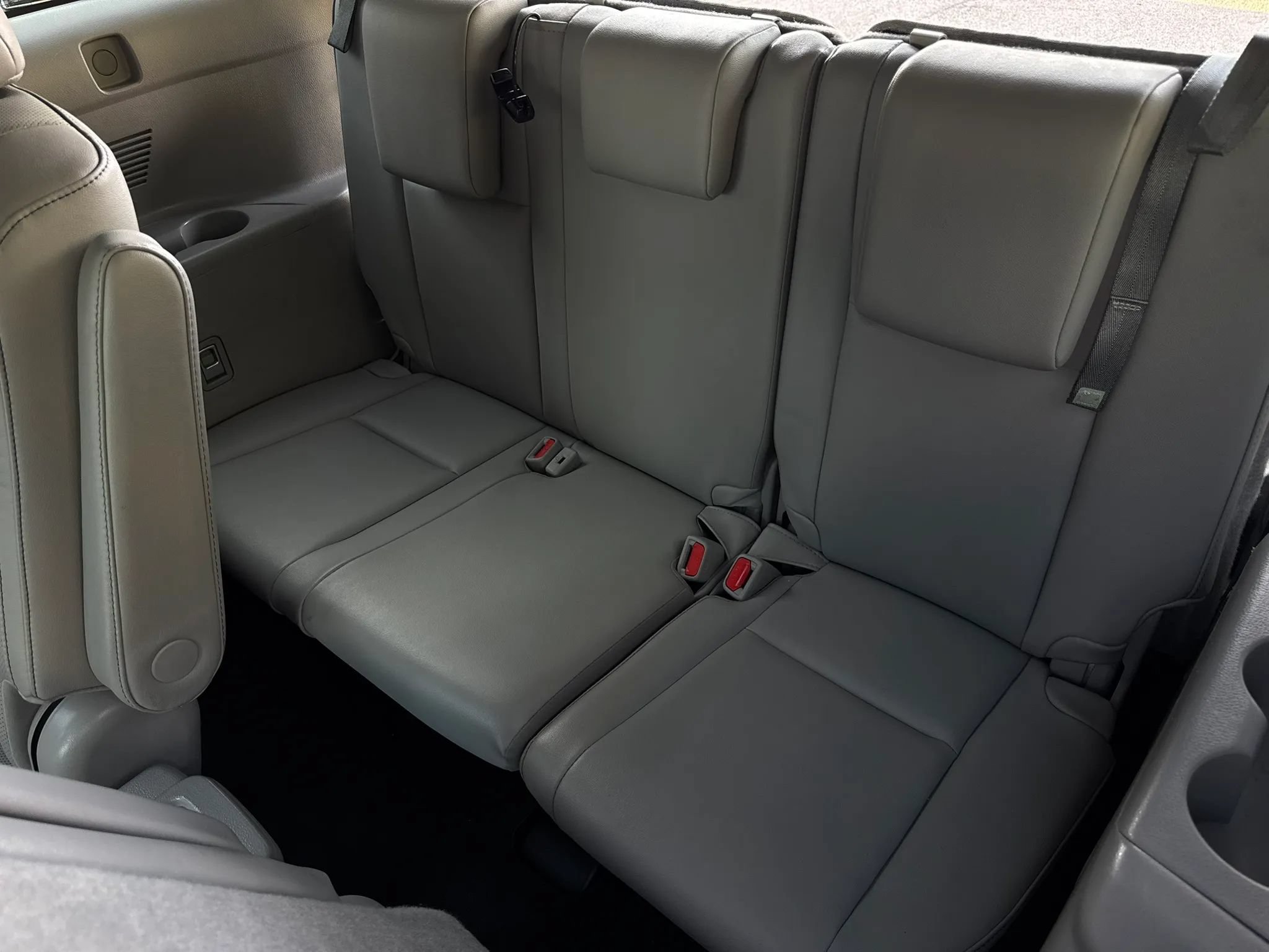 Used 2019 Toyota Highlander Limited FWD image 34