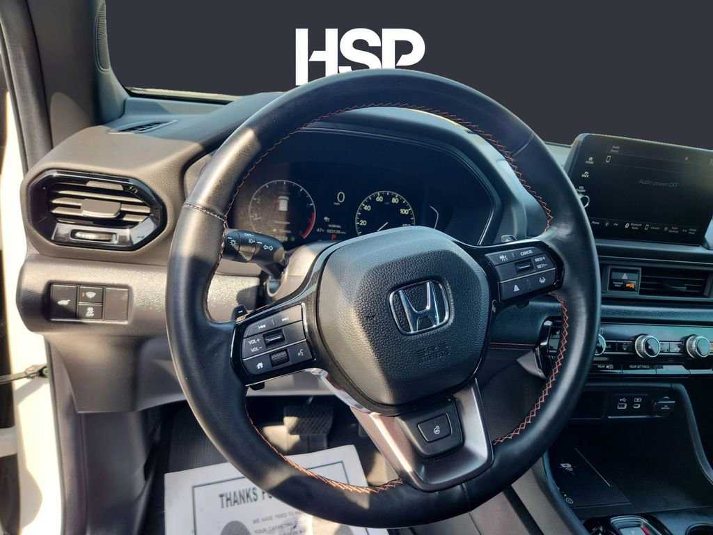 Used 2025 Honda Pilot TrailSport image 12