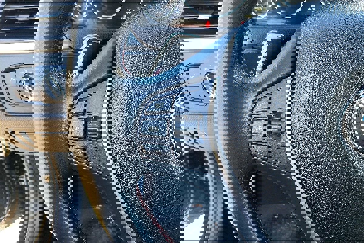 Used 2018 BMW 330i Sedan w/ Shadow Sport Edition image 18