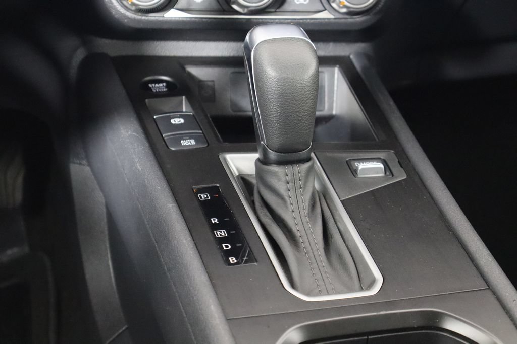 Used 2025 Nissan Kicks SV FWD image 25
