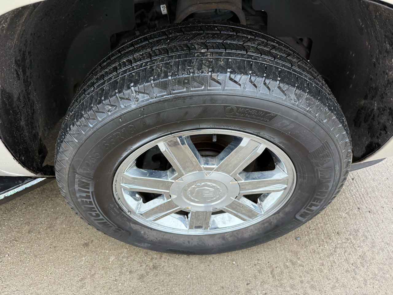 Used 2009 Cadillac Escalade ESV AWD image 30