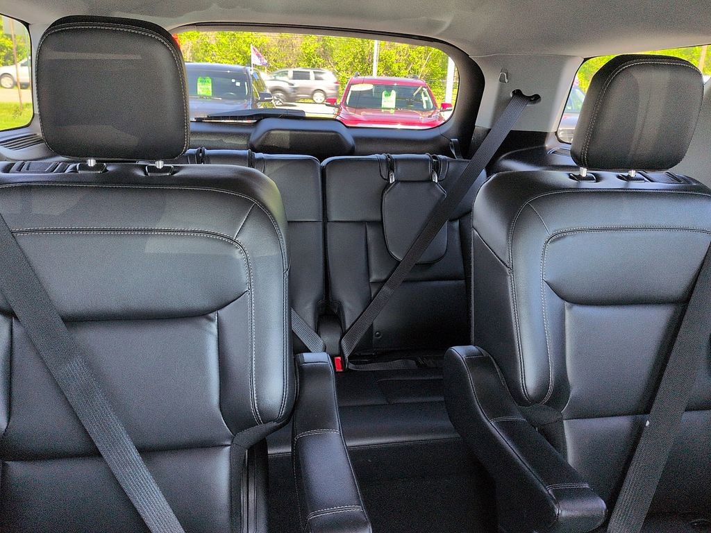 Used 2021 Ford Explorer XLT w/ Equipment Group 202A AWD/4WD image 8