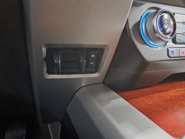 Used 2018 Ford F150 King Ranch w/ Equipment Group 601A Luxury AWD/4WD image 53