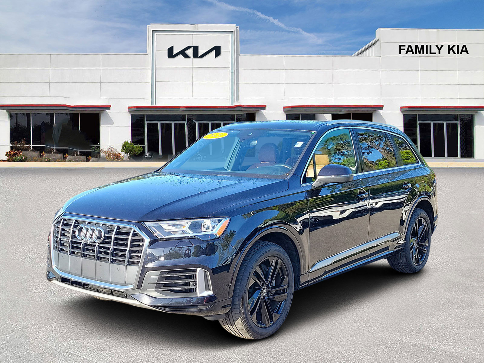 Used 2021 Audi Q7 3.0T Premium Plus w/ Premium Plus Package image 3