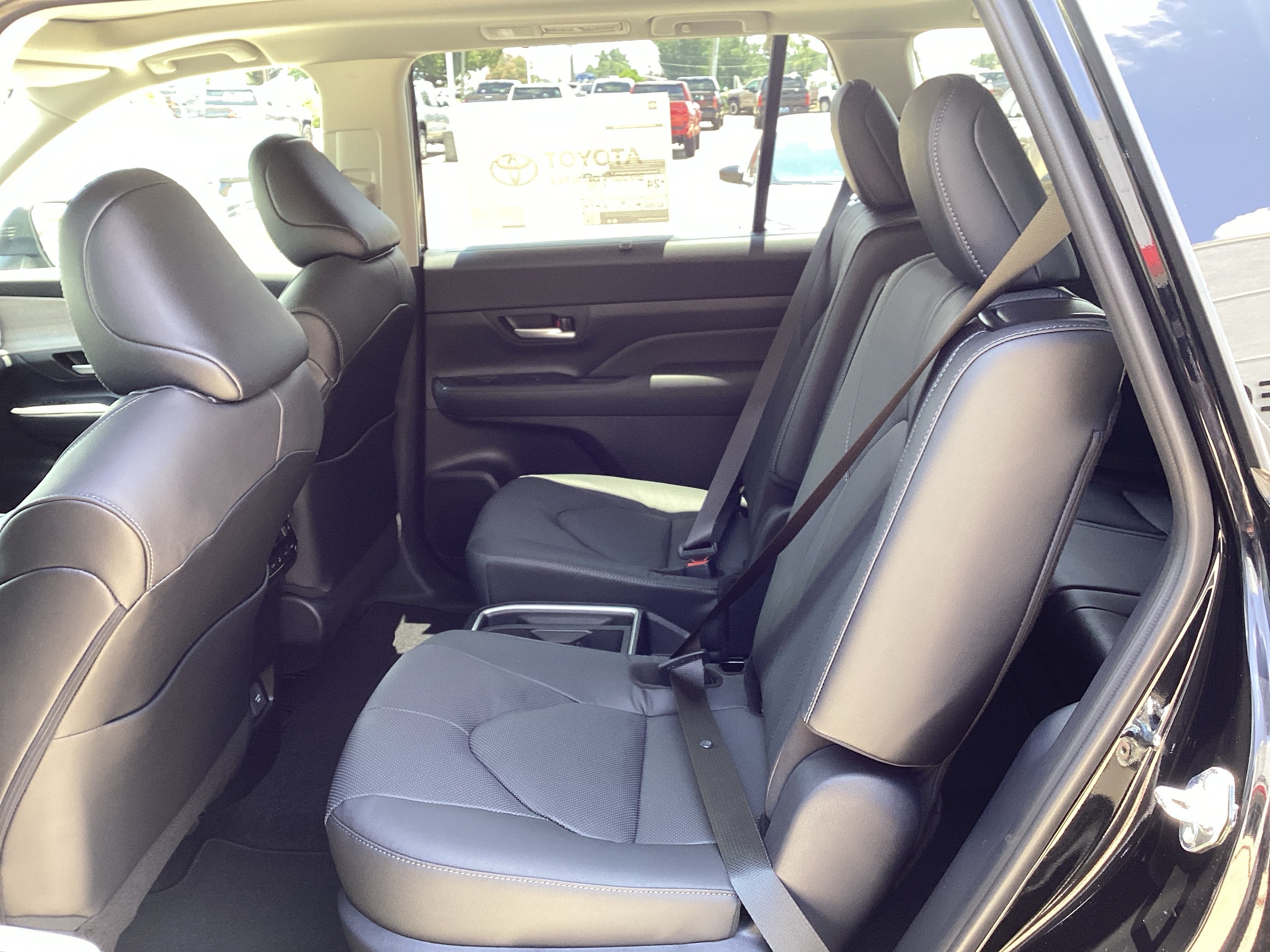 New 2026 Toyota Grand Highlander FWD image 4