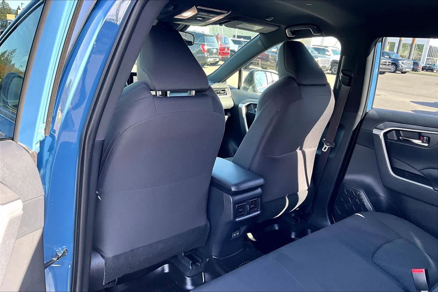 Used 2025 Toyota RAV4 SE w/ Weather Package AWD/4WD image 12