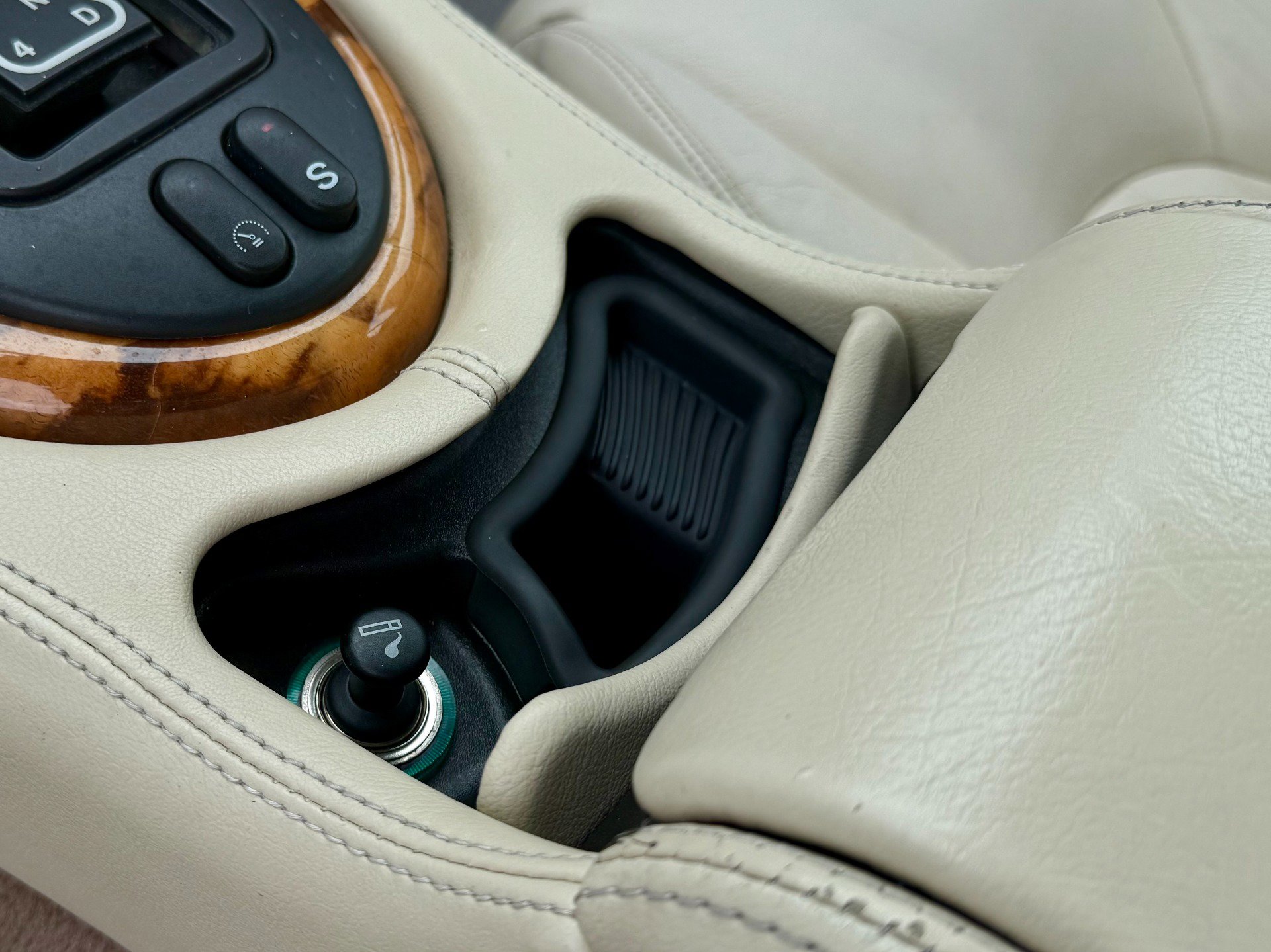 Used 1997 Jaguar XK8 Convertible RWD image 19