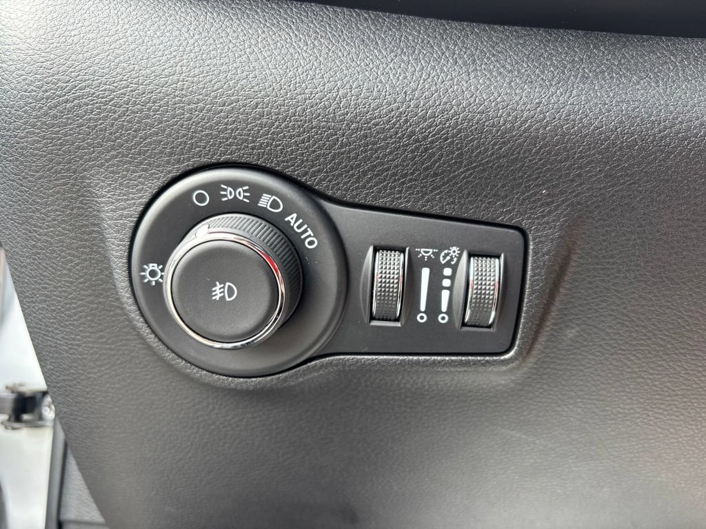 Used 2024 Jeep Compass Latitude AWD/4WD image 19