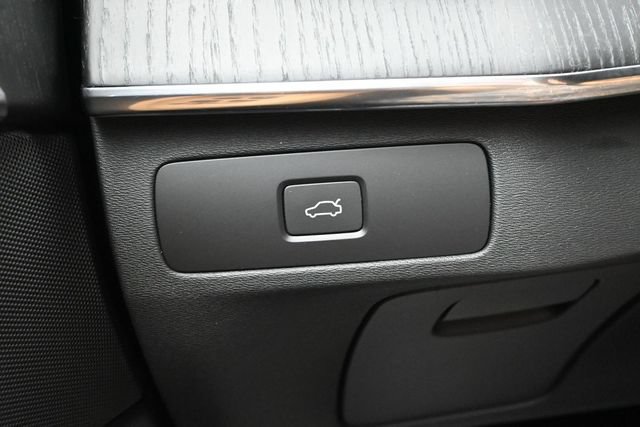 Used 2024 Volvo XC90 B6 Ultimate w/ Protection Package Premier AWD/4WD image 29