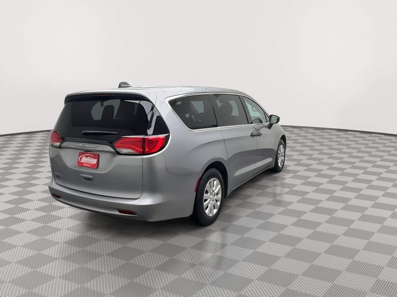 Used 2021 Chrysler Voyager L image 31