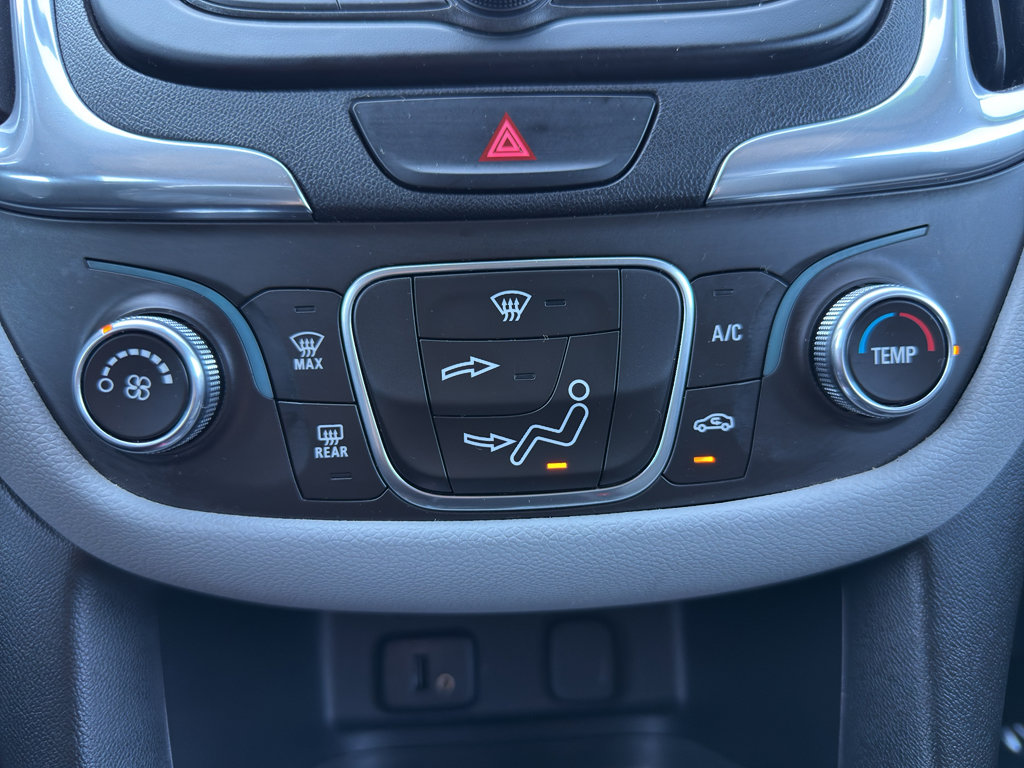 Used 2018 Chevrolet Equinox LT image 32