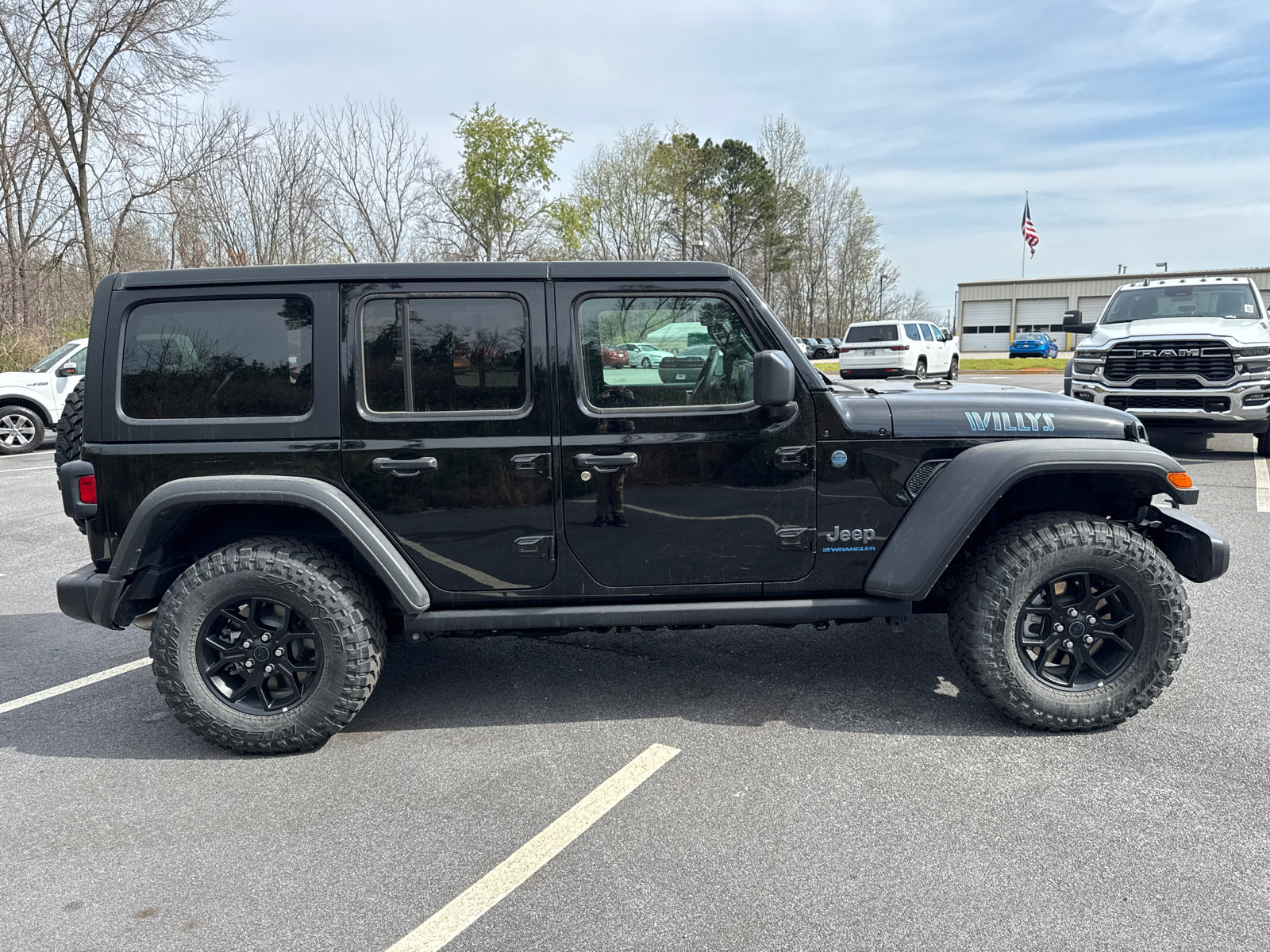 Used 2025 Jeep Wrangler Willys image 4