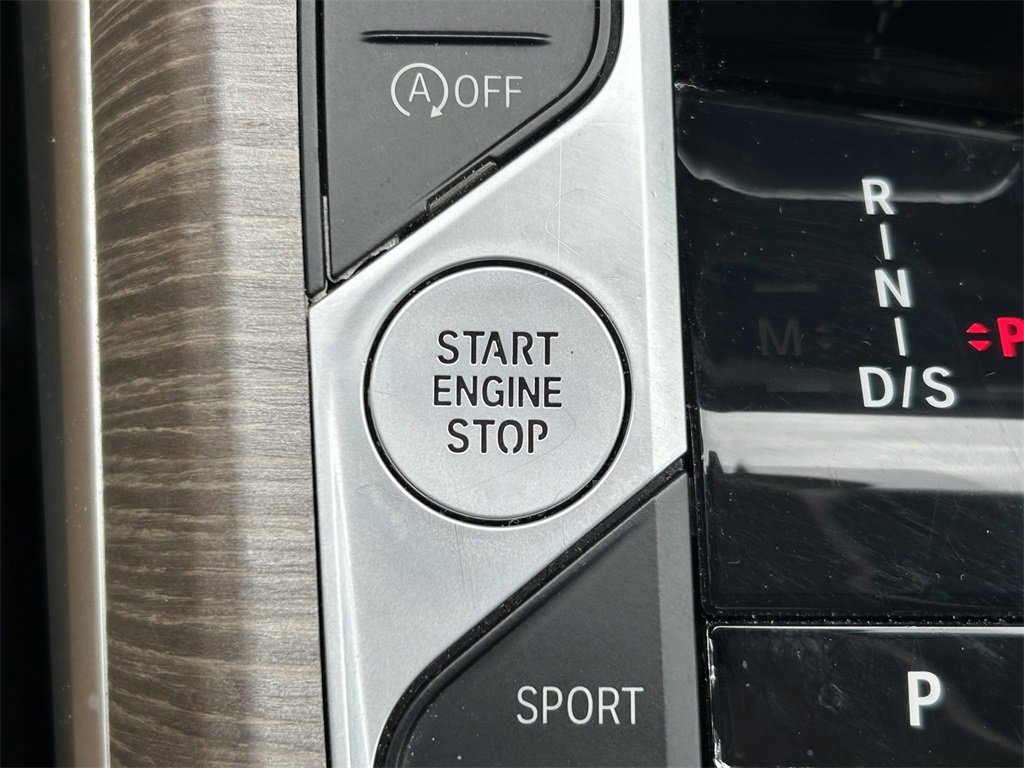 Used 2025 BMW 330i Sedan image 29