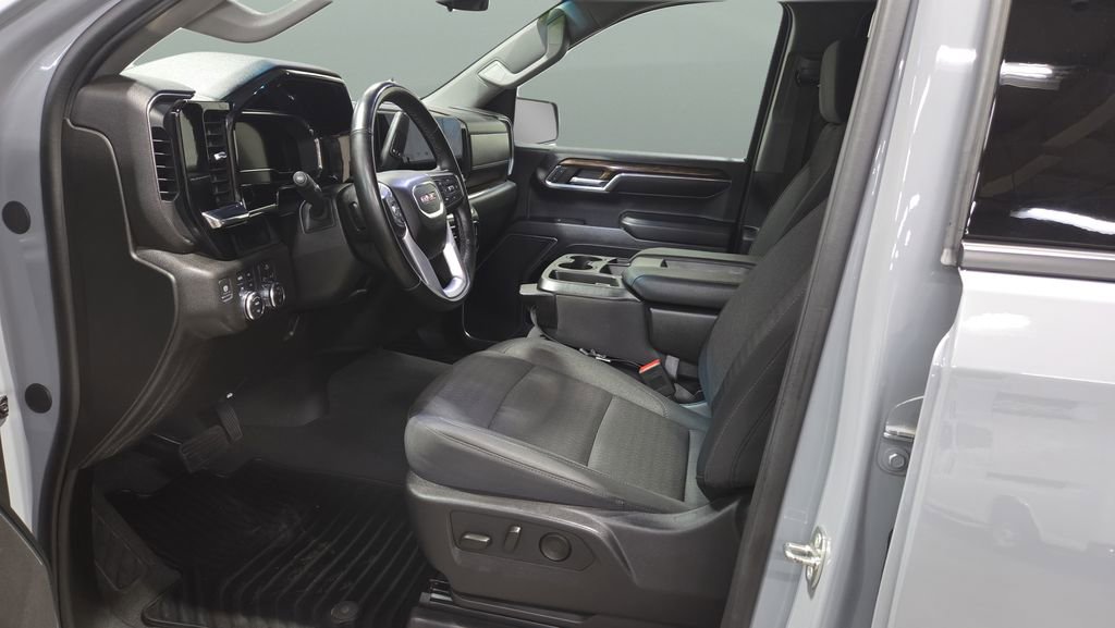 Used 2024 GMC Sierra 1500 Elevation w/ X31 Off-Road Package AWD/4WD image 8
