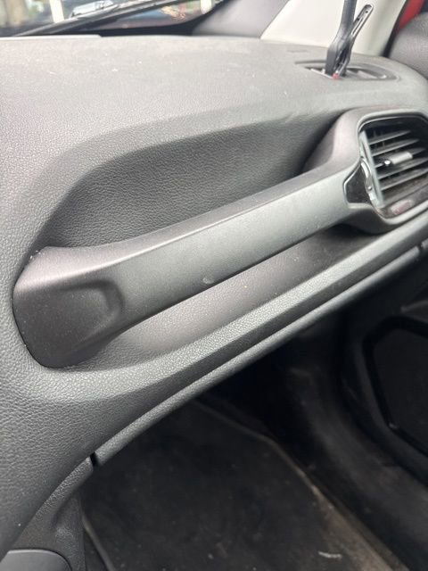 Used 2020 Jeep Renegade Altitude w/ UConnect 8.4 Nav Group FWD image 21