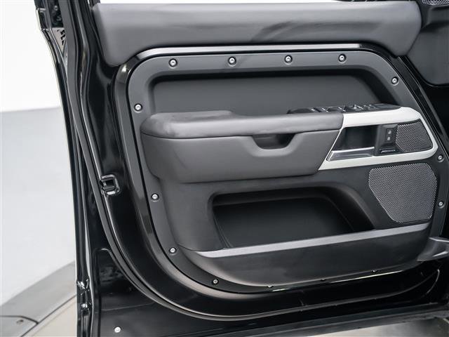 New 2024 Land Rover Defender 110 S image 24