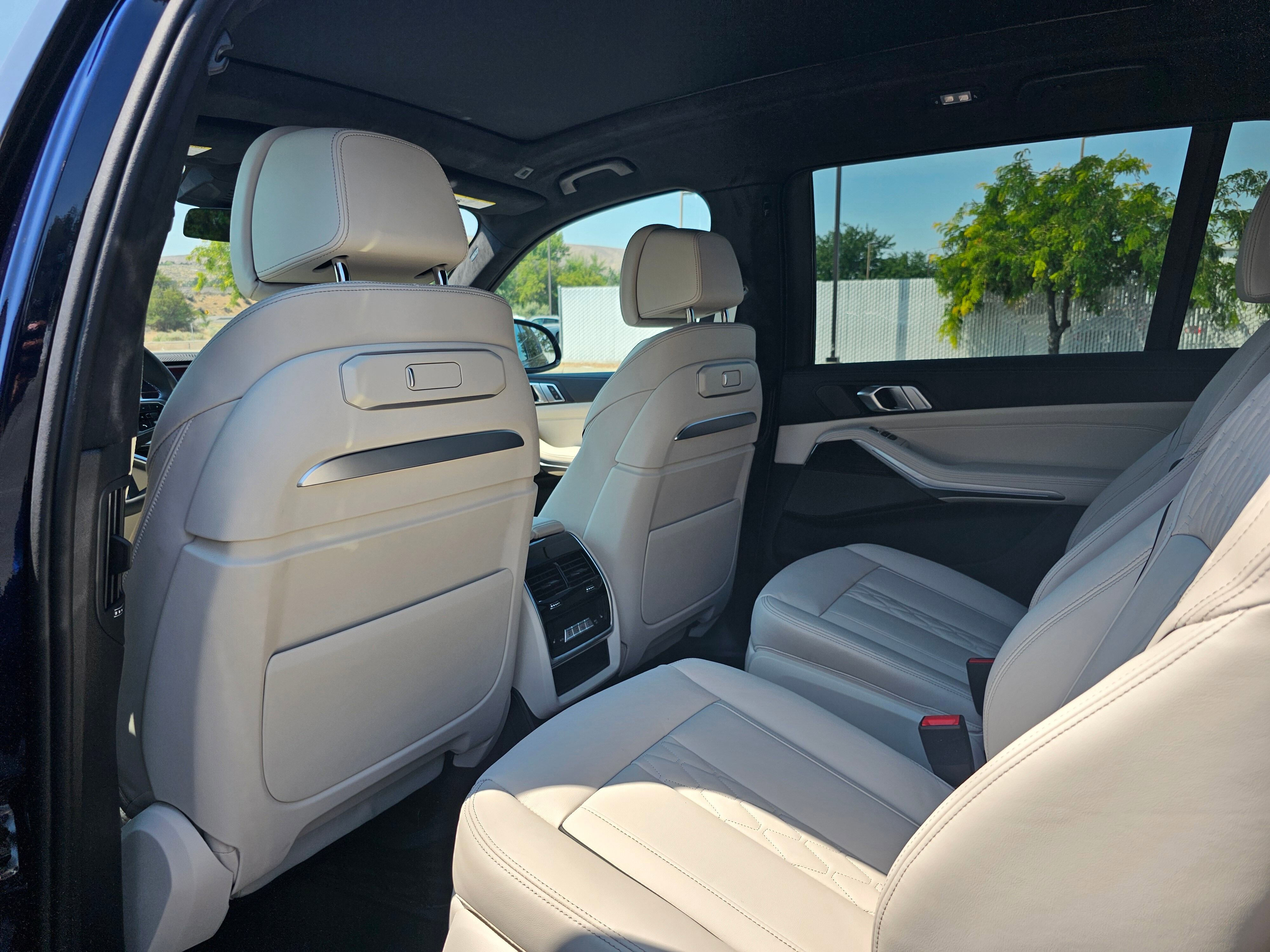 New 2026 BMW X7 M60i image 12