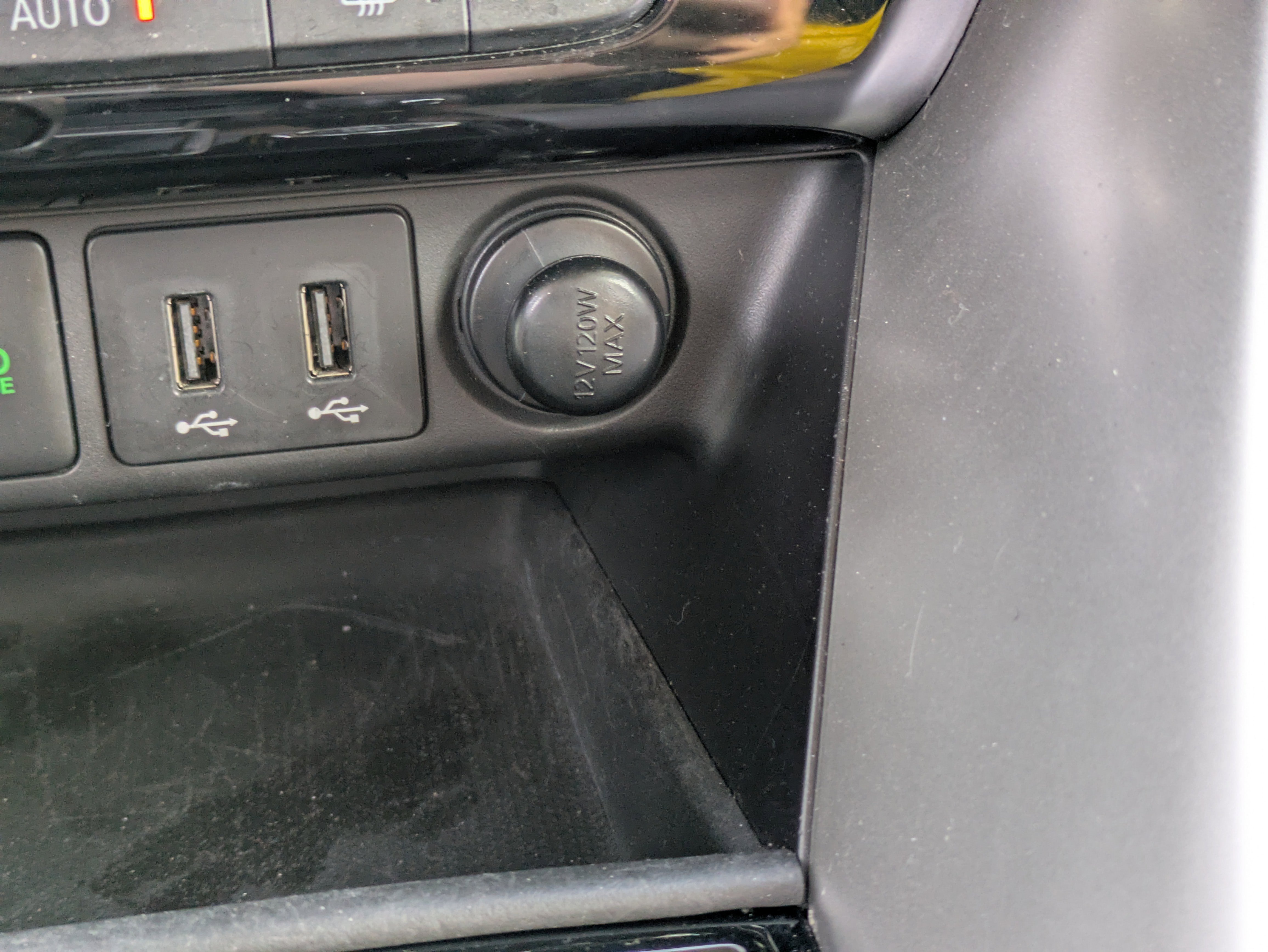 Used 2018 Mitsubishi Eclipse Cross LE image 28