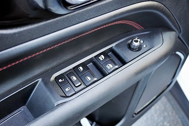 Used 2023 Jeep Compass Trailhawk image 24