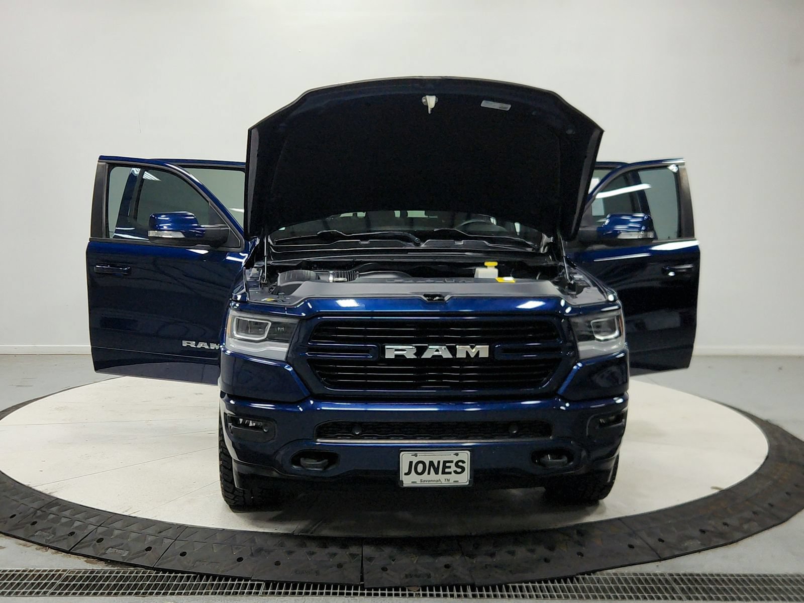 Used 2020 RAM 1500 Big Horn AWD/4WD image 11