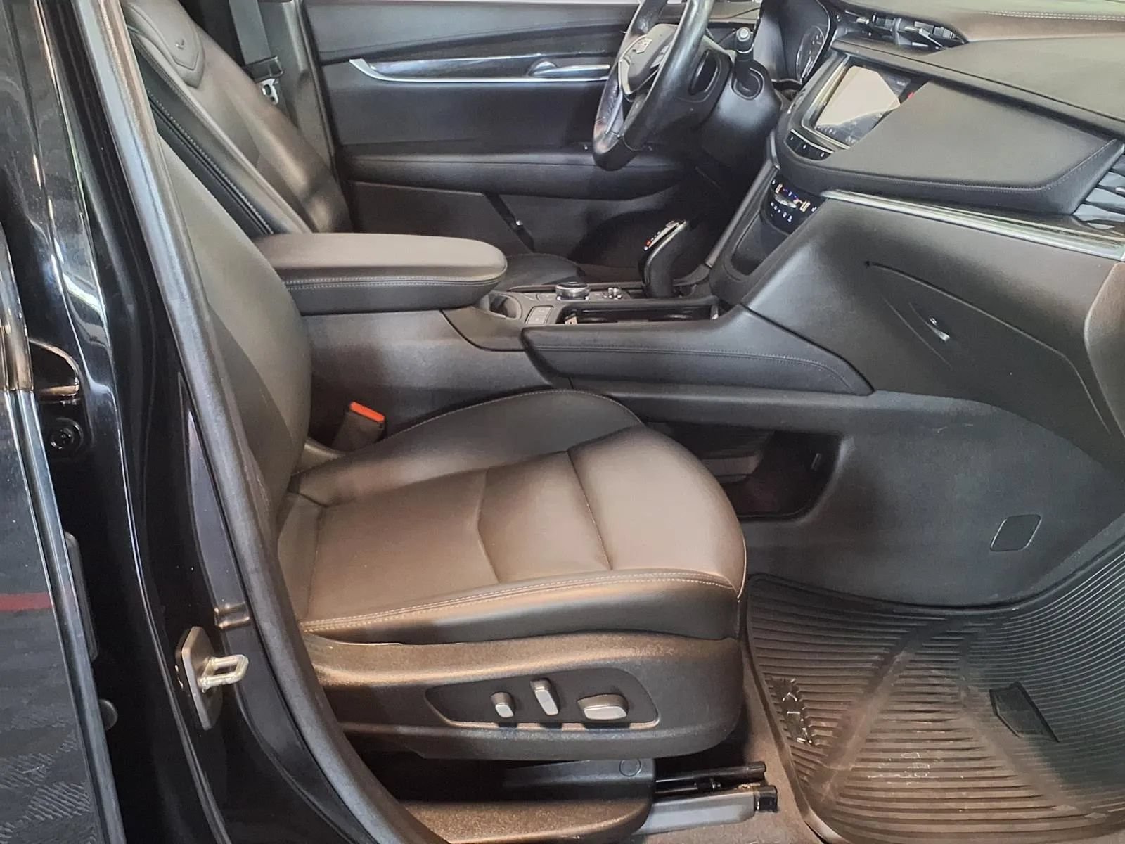 Used 2021 Cadillac XT5 Premium Luxury AWD/4WD image 13