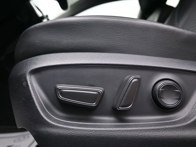 Used 2023 Toyota Camry SE FWD image 11