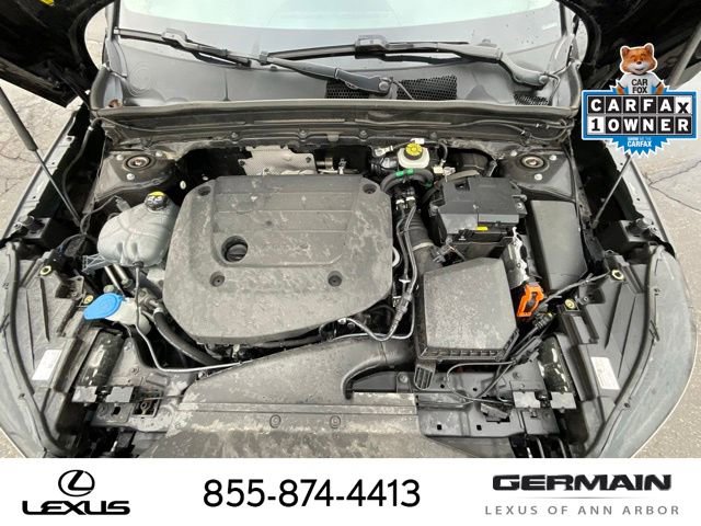 Used 2025 Volvo XC40 B5 Plus image 24