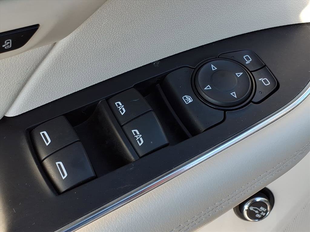 Used 2021 Buick Envision Essence w/ Technology Package I image 12