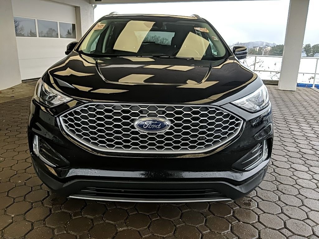Certified 2024 Ford Edge SEL w/ Convenience Package image 2