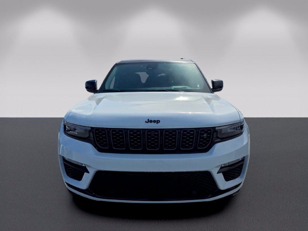Used 2025 Jeep Grand Cherokee Summit w/ Adv Protech Group IV AWD/4WD image 2