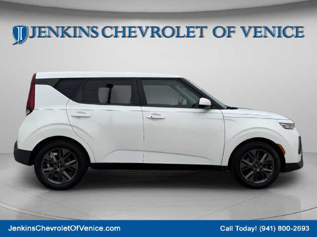 Used 2022 Kia Soul EX FWD image 3