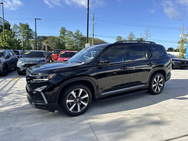 Used 2023 Honda Pilot Touring image 3