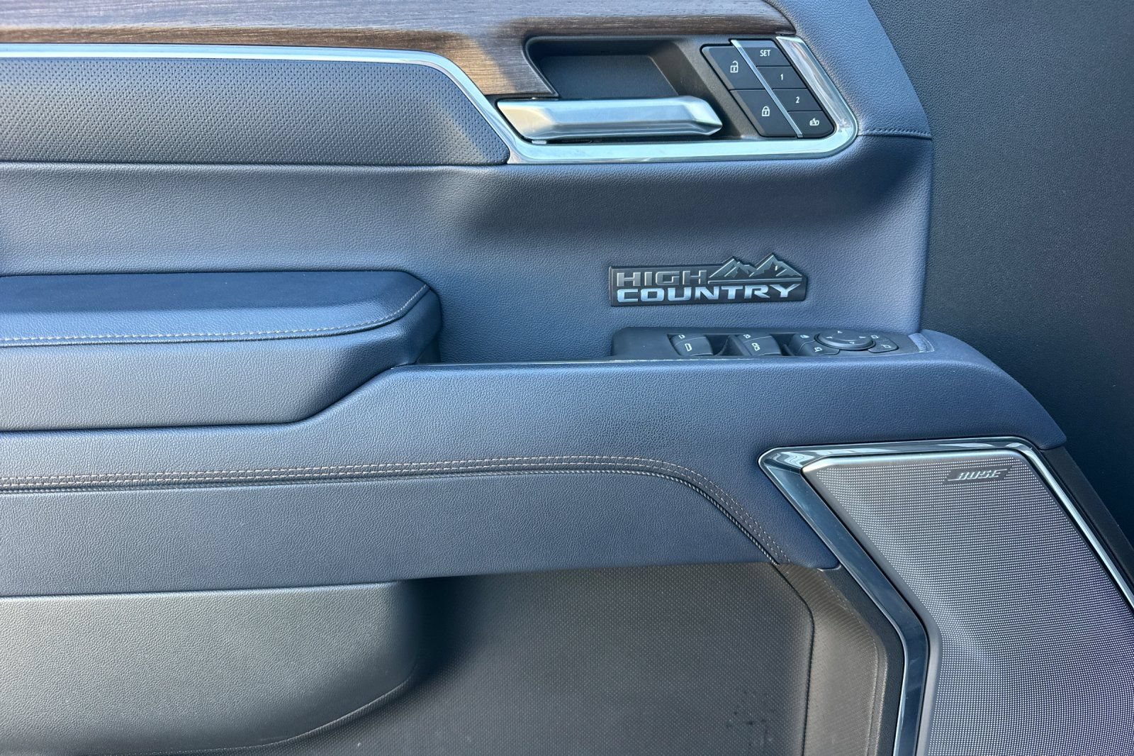 Used 2023 Chevrolet Silverado 1500 High Country w/ High Country Premium Package AWD/4WD image 11