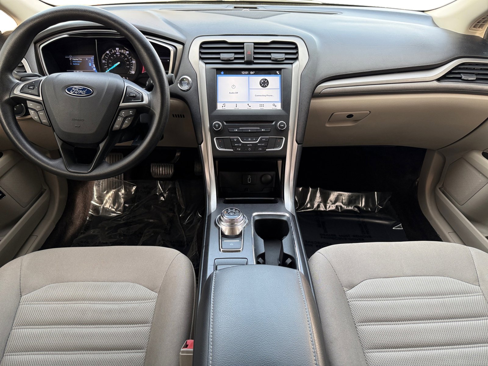 Used 2017 Ford Fusion SE image 10