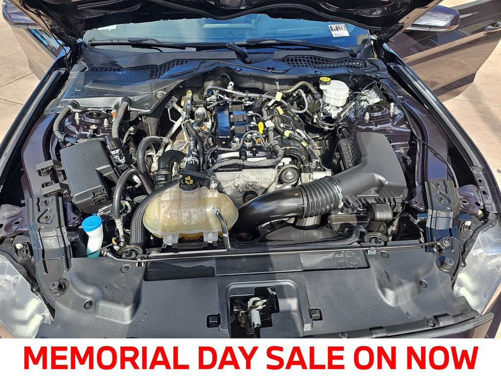 Used 2022 Ford Mustang Coupe RWD image 30
